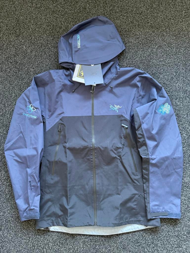 Arc'teryx Regenjas - Nieuw - Maat L, Ophalen of Verzenden, Nieuw, Maat 52/54 (L), Overige kleuren