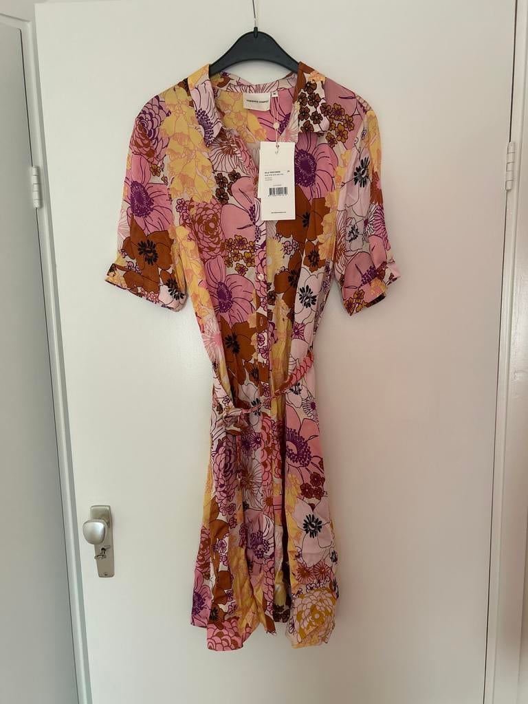 Fabienne Chapot Mila Tess Jurk - Bloemenprint - Maat M, Kleding | Dames, Jurken, Maat 38/40 (M), Nieuw, Ophalen of Verzenden, Knielengte