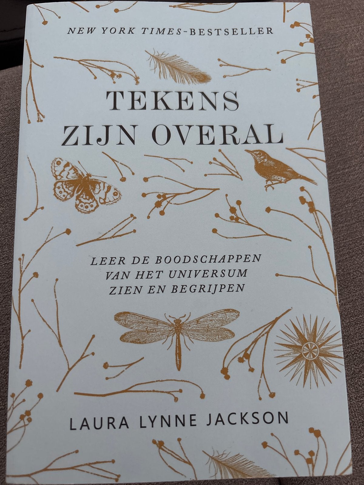Tekens zijn overal - Laura Lynne Jackson, Boeken, Verzenden, Zo goed als nieuw, Spiritualiteit algemeen, Achtergrond en Informatie