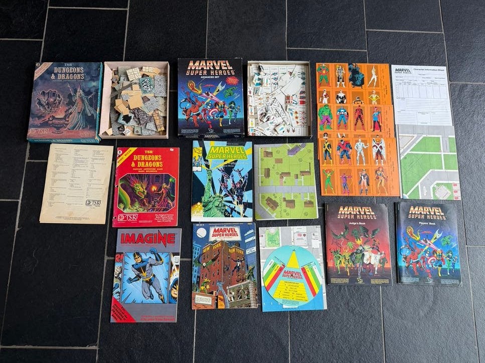 Vintage Role Playing Games: D&D, Marvel Super Heroes, Drie of vier spelers, Ophalen of Verzenden, Gebruikt