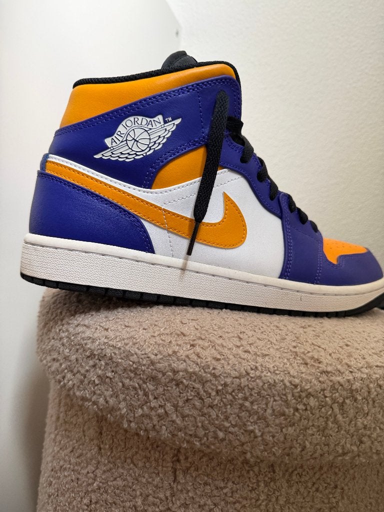 Air Jordan 1 Mid heren paars/oranje – maat 42, Overige kleuren, Ophalen of Verzenden, Sneakers of Gympen, Gedragen