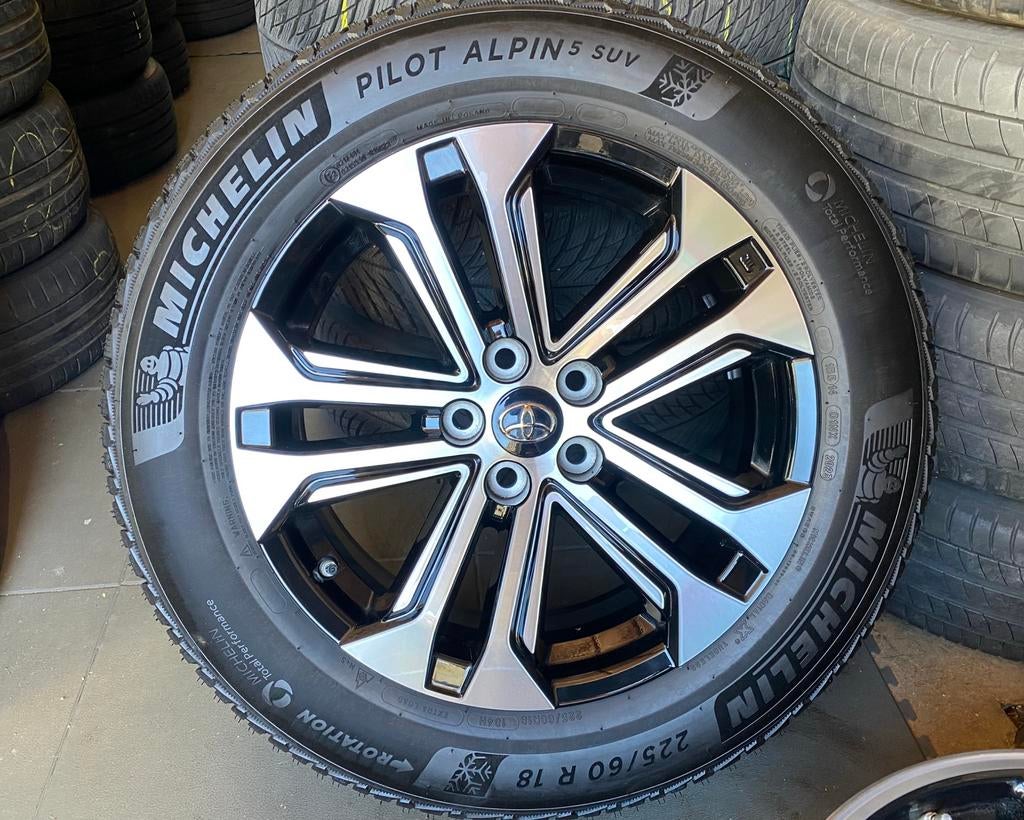 NIEUWE 18” Toyota Rav4 velgen sets + A-merk winterbanden, 18 inch, Banden en Velgen, Nieuw, 225 mm