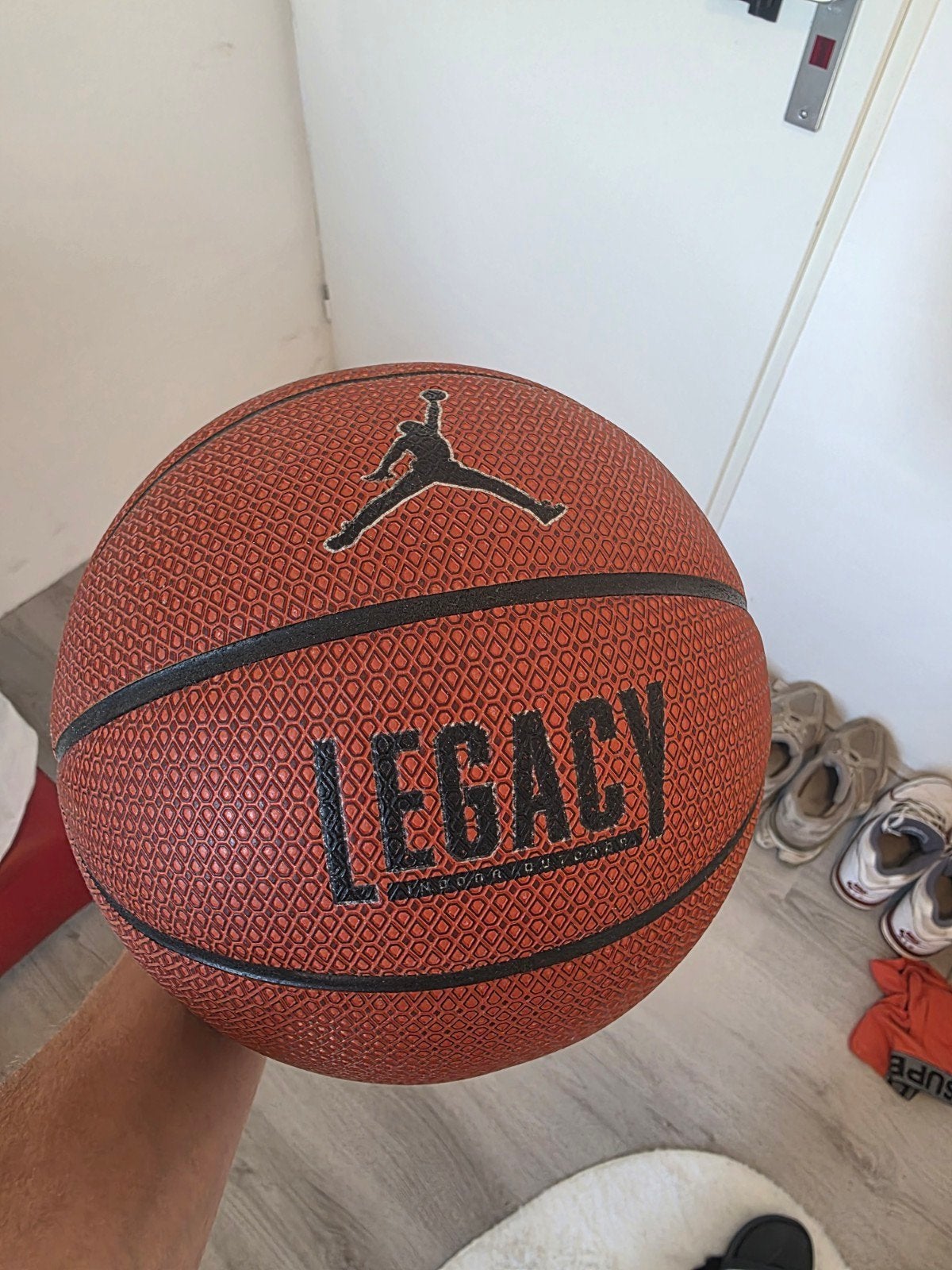 Jordan Legacy Basketbal met Pompje - Zo goed als nieuw, Sport en Fitness, Basketbal, Ophalen, Zo goed als nieuw, Bal