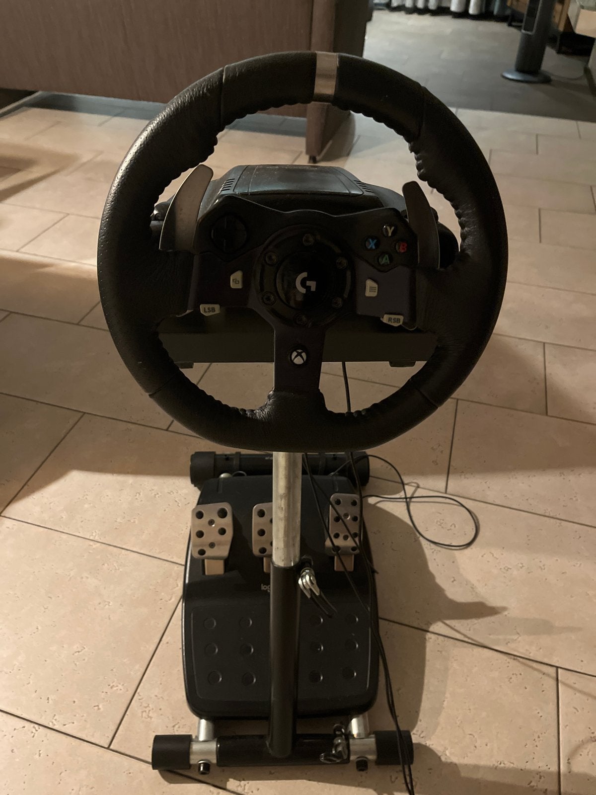 Logitech G920 racestuur met pedalen en Wheel Stand Pro, Spelcomputers en Games, Racestuur, Gebruikt, Xbox, Force feedback