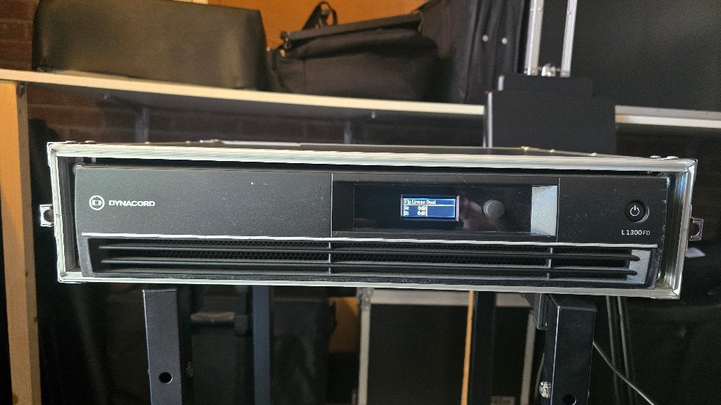 Te Koop Dynacord L-1300FD versterker incl. flightcase, Ophalen, Gebruikt, 500 tot 1000 watt, Overige typen