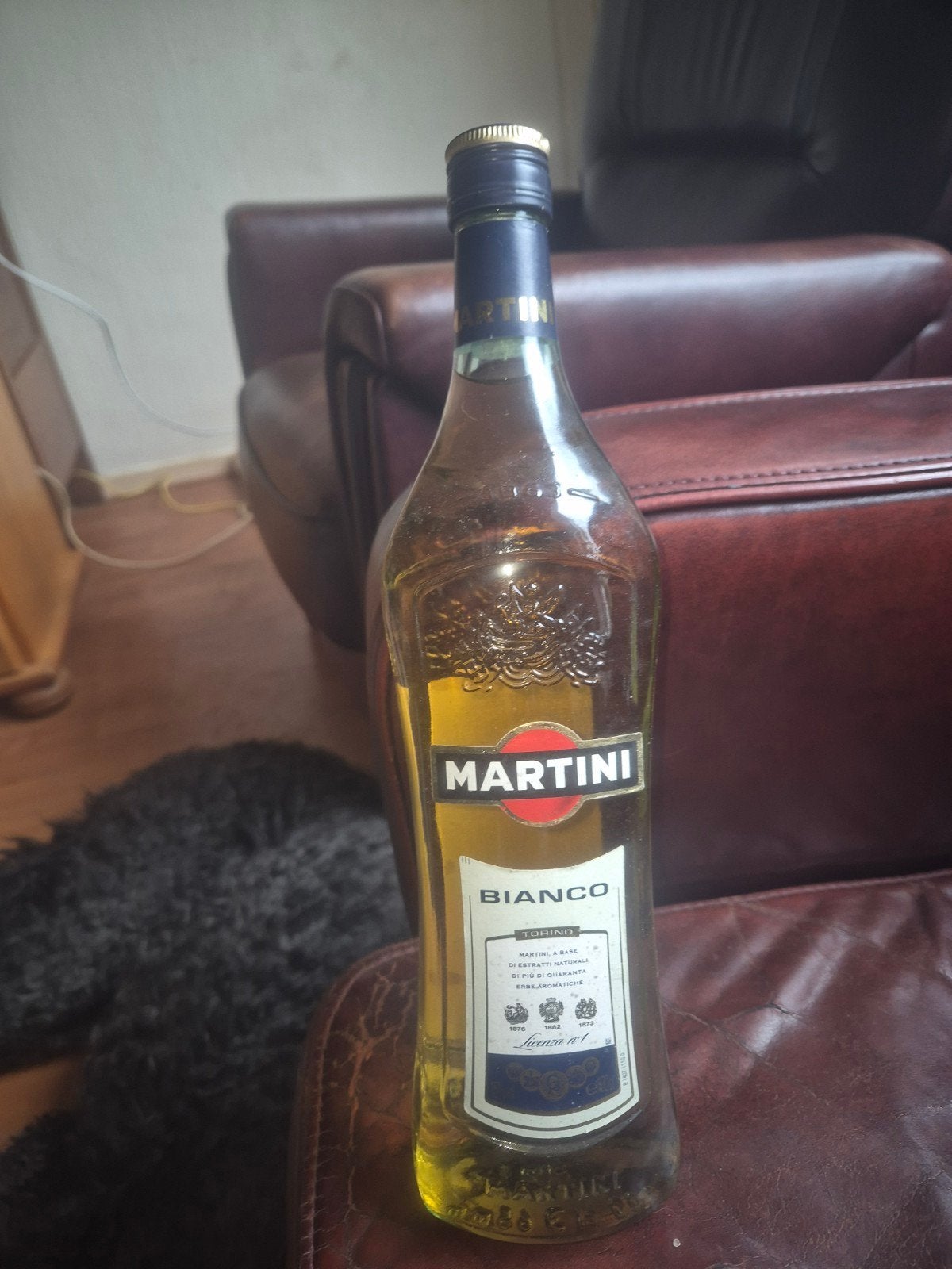 Drank:Martini Bianco  -2  Flessen 18 jaar en ouder, Verzamelen, Wijnen, Nieuw, Overige typen, Italië, Ophalen