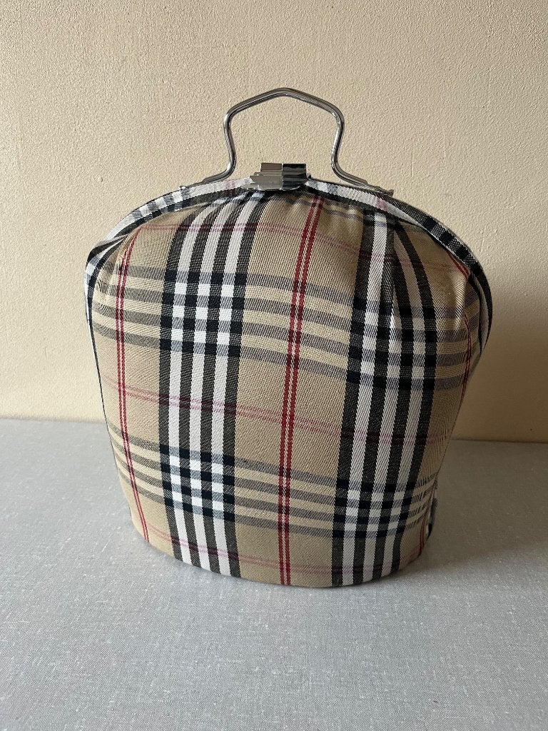 Z.G.A.N. theemuts theebeurs met knipsluiting BURBERRY RUIT, Overige typen, Ophalen of Verzenden, Zo goed als nieuw, Meerkleurig