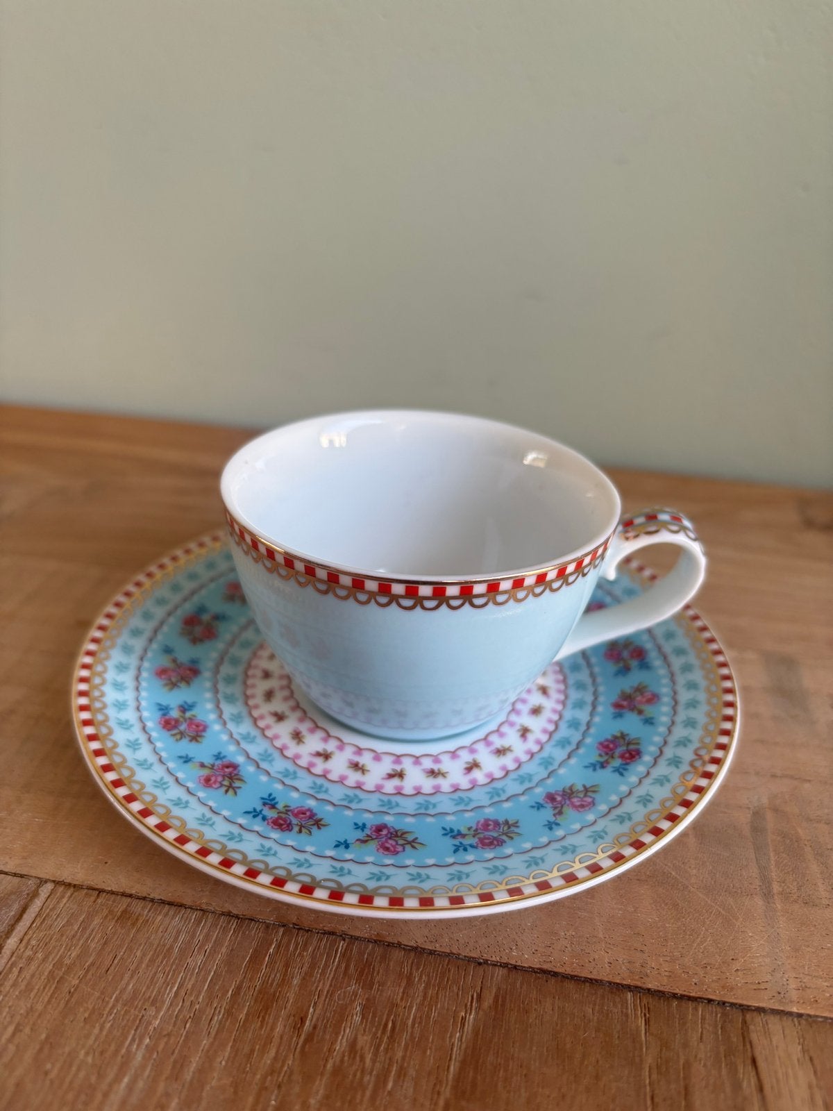 Pip Studio kop en schotel, blauw met bloemen, Ophalen, Zo goed als nieuw, Overige stijlen, Kop(pen) en/of Schotel(s)