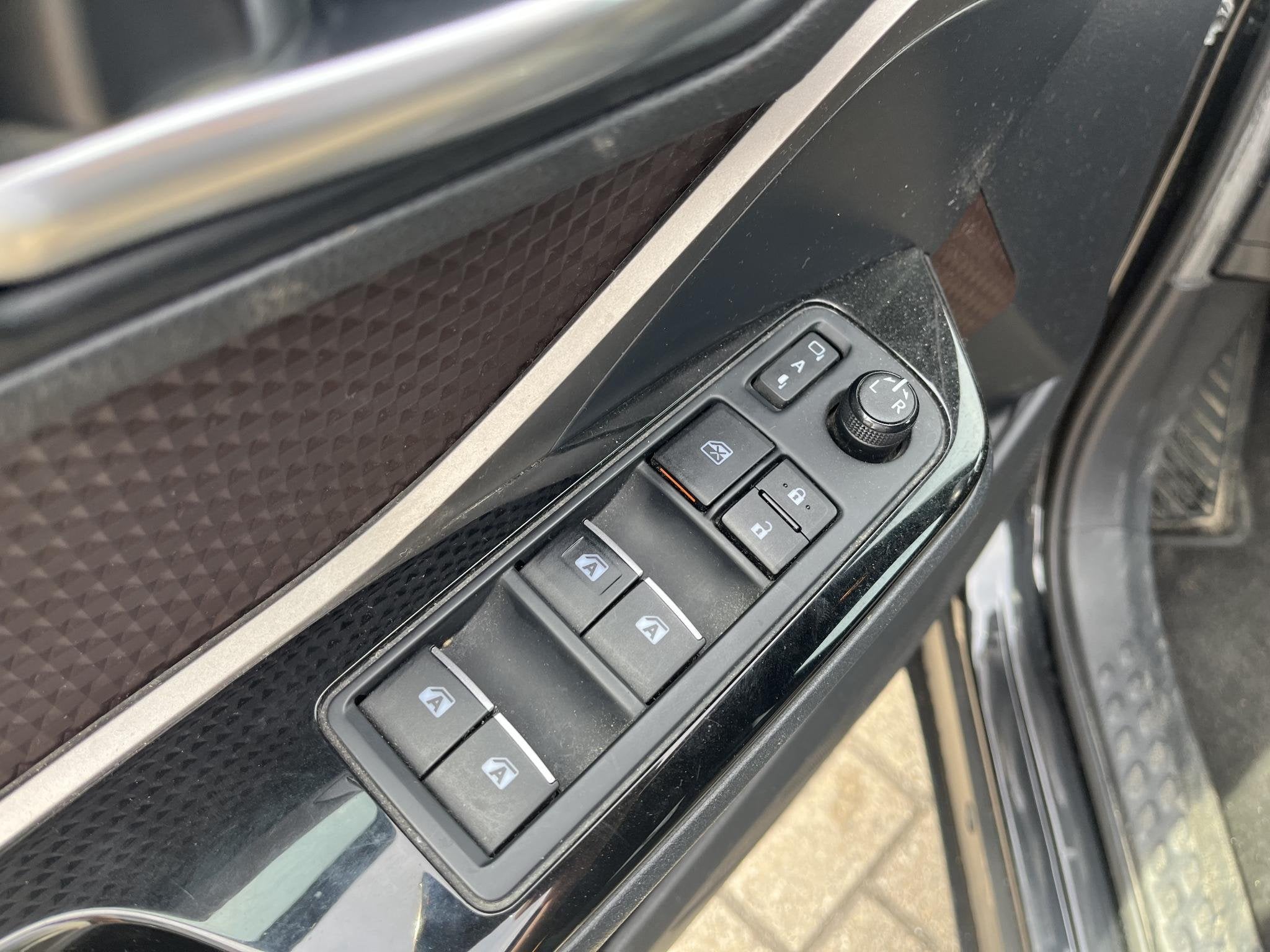 Toyota C-HR 1.2 Executive, Auto's, Gebruikt, Euro 6, Zwart, Origineel Nederlands