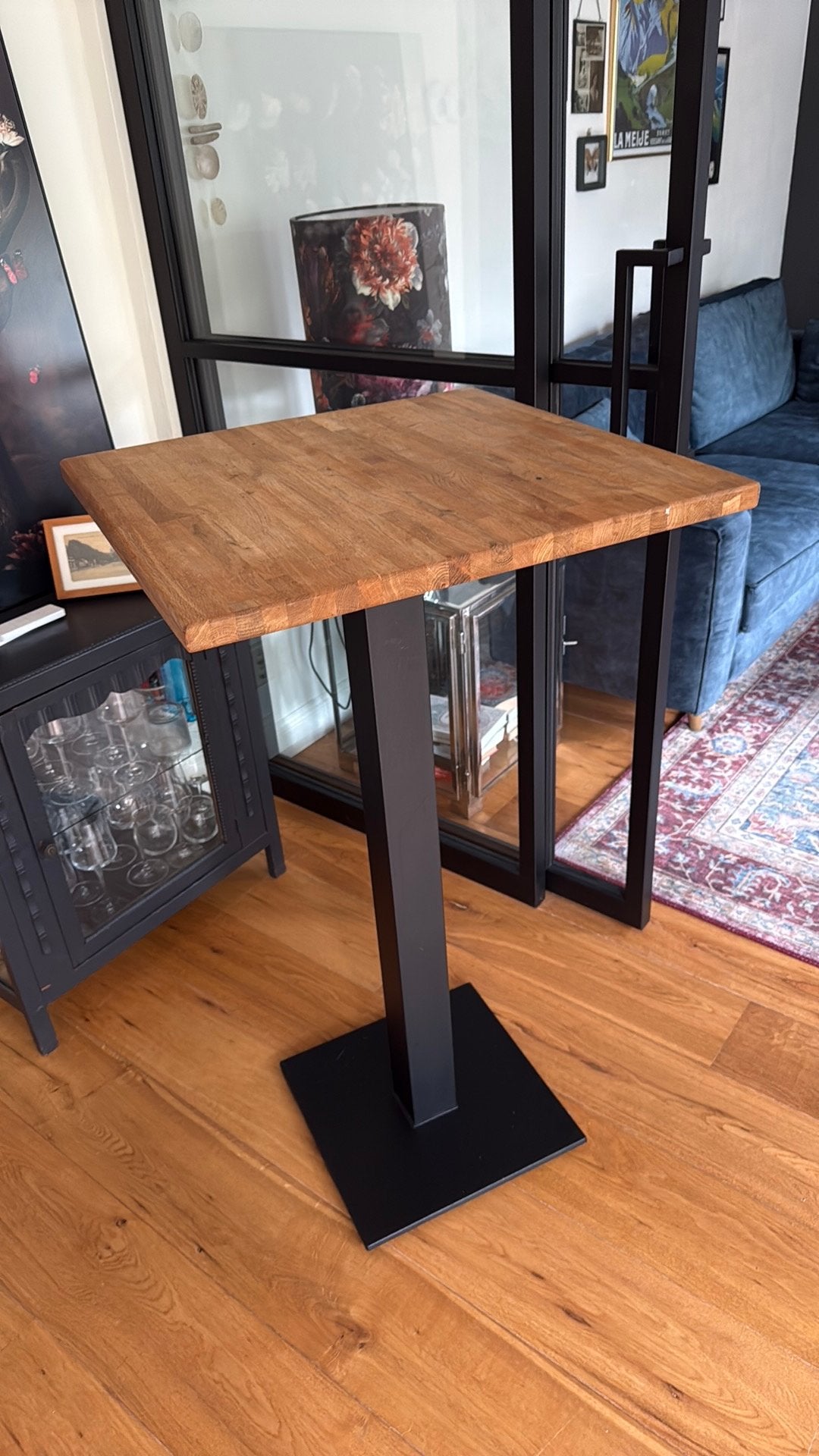 Houten bartafel, zwart metalen onderstel, h= 110 cm, 60x60, Ophalen, Zo goed als nieuw