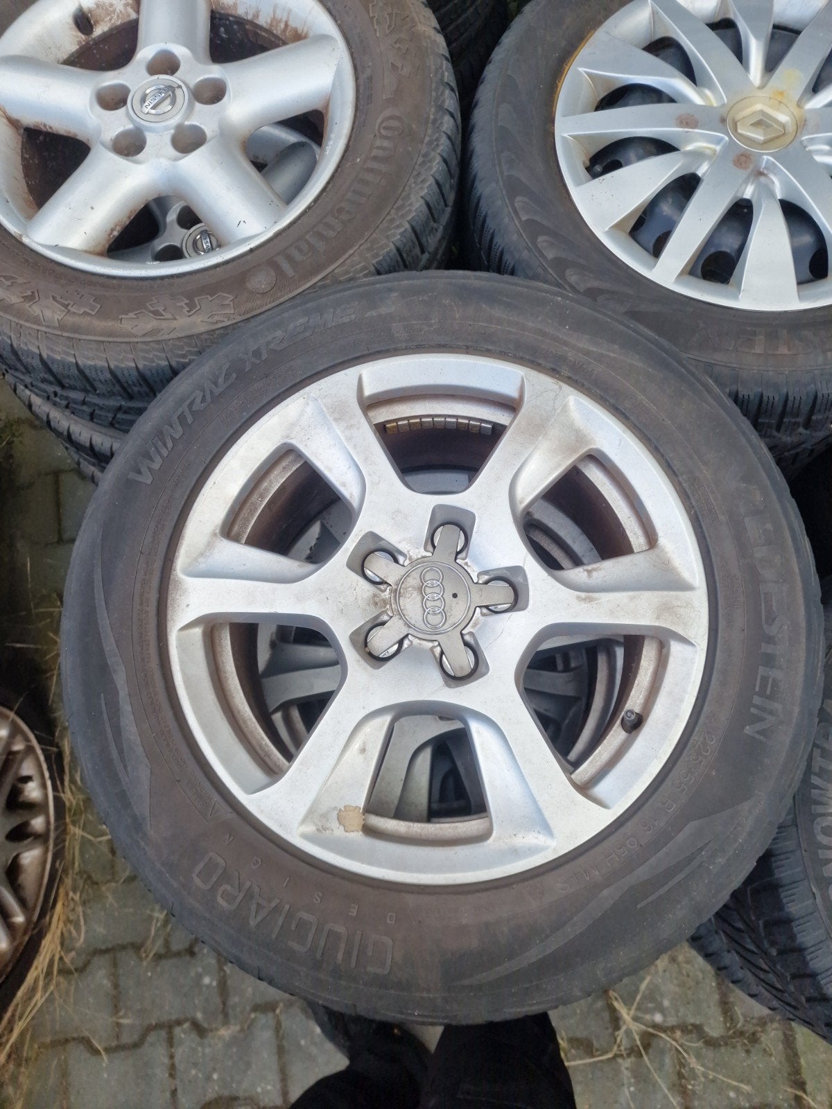 Audi velgen met Vredestijn winterbanden 225/55R16 ET45, Ophalen