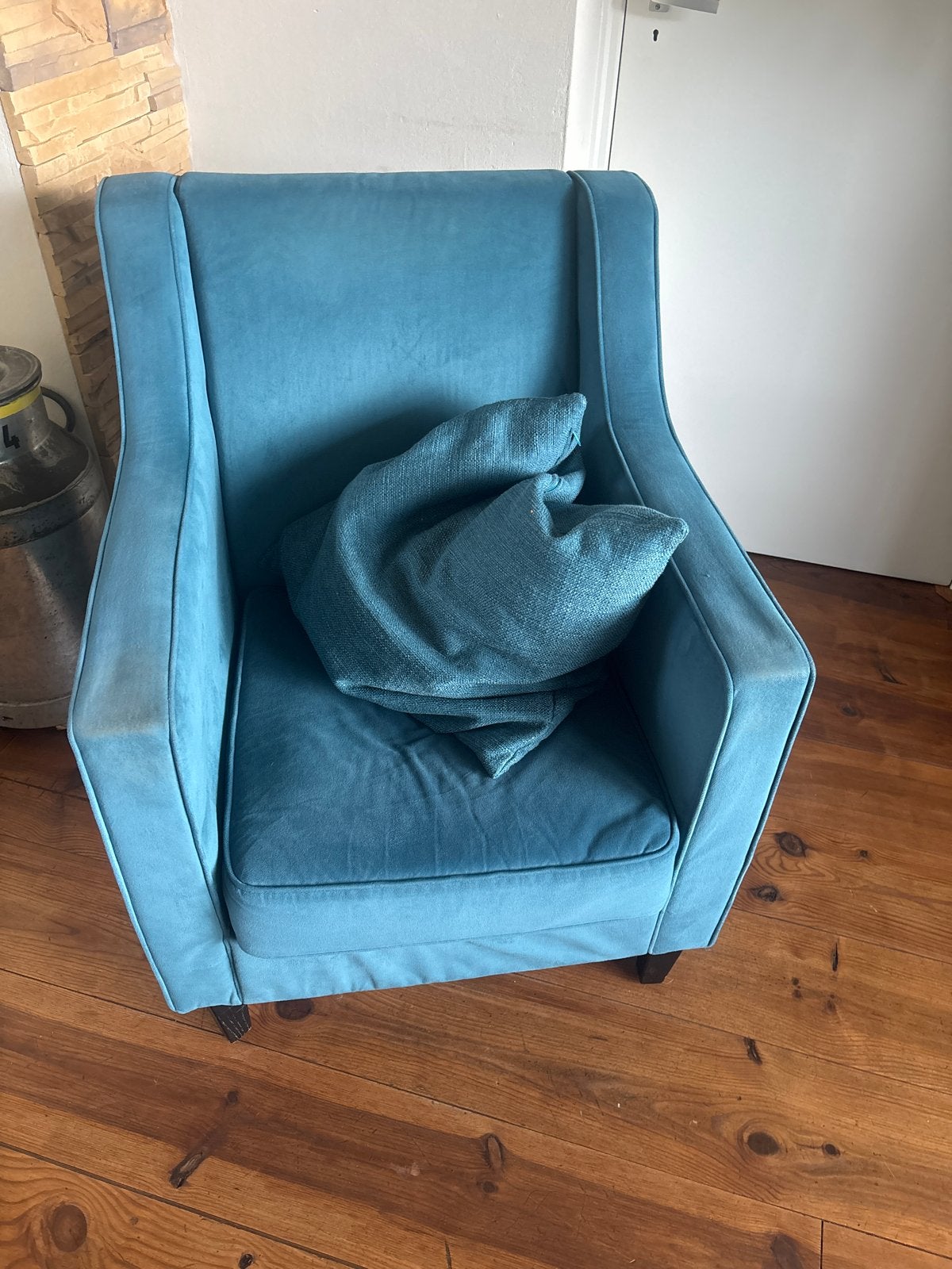 Gratis af te halen. Comfortabele petrol fauteuil met kussen, Ophalen, Gebruikt, 75 tot 100 cm, Stof