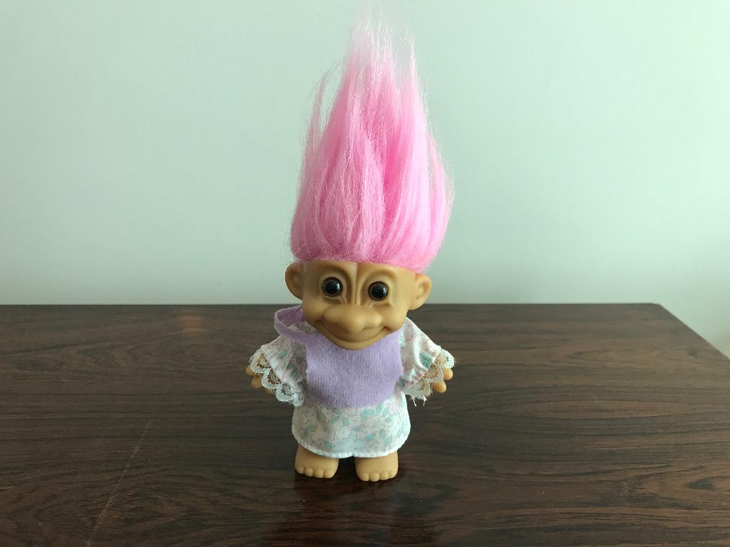Troll trol Russ Meisje roze haar en jurk, Ophalen of Verzenden, Zo goed als nieuw