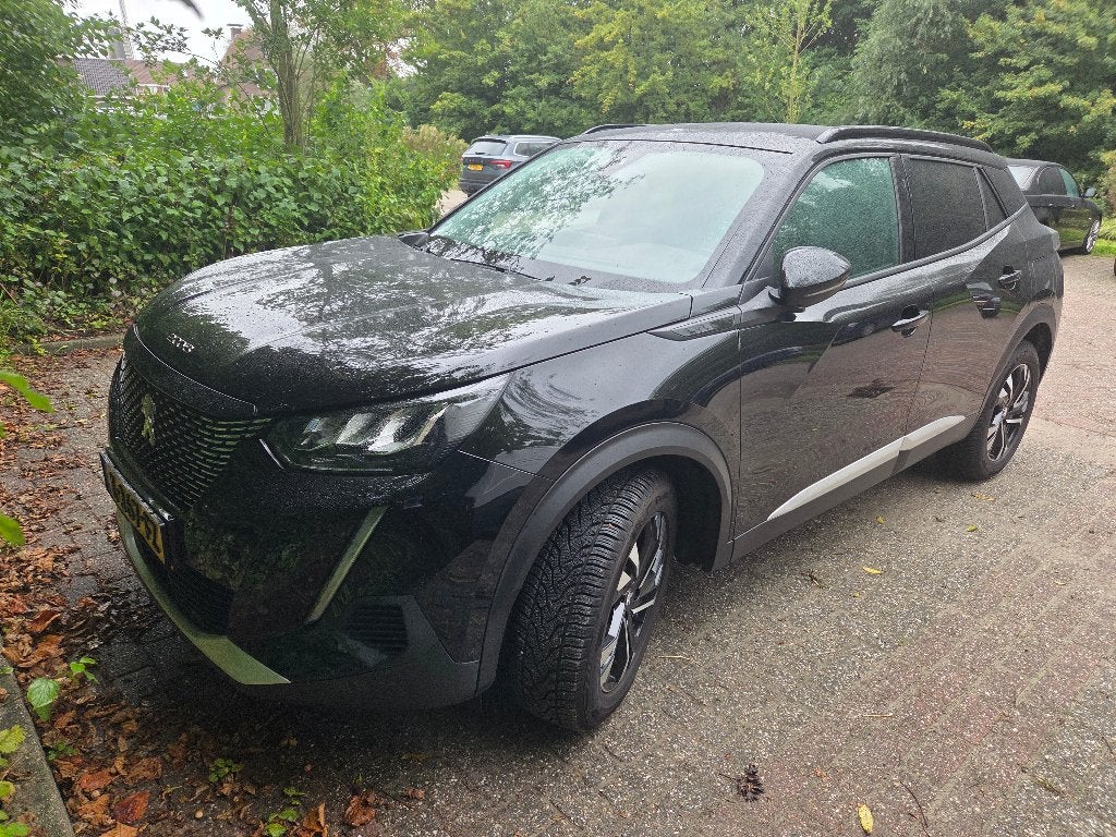 Foto 9 van Peugeot 2008 (Allure) 1.2 Puretech 2020 Zwart