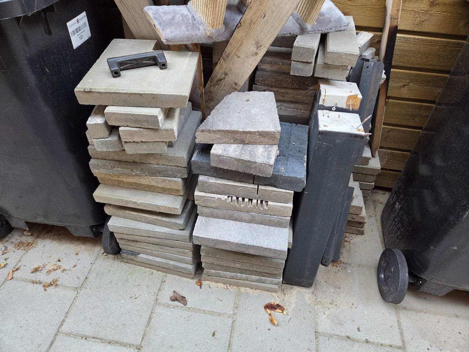 30x30 tegels en 10 hele opsluitbanden, Tuin en Terras, Ophalen, Beton, Terrastegels