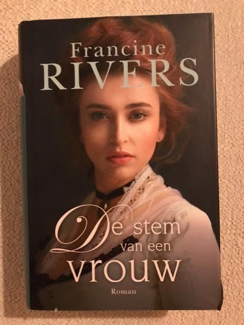 boek roman De stem van de vrouw (Francine Rivers), Gelezen, Ophalen of Verzenden, Nederland, Francine Rivers