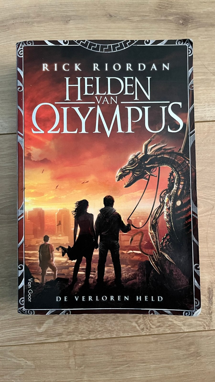 Helden van Olympus: De Verloren Held - Rick Riordan, Ophalen of Verzenden, Gelezen