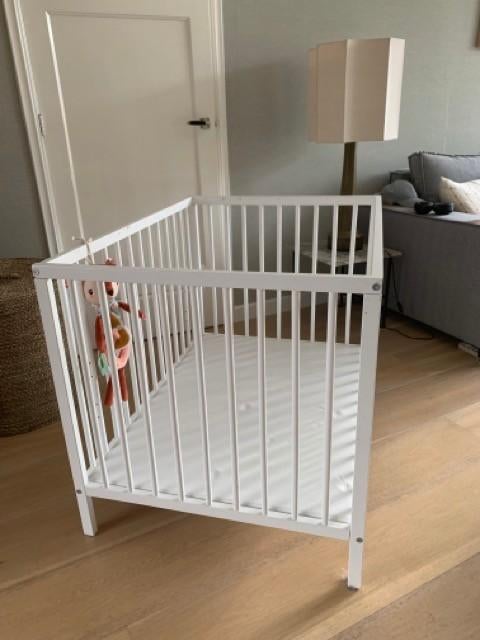 Prénatal box Elja White incl boxkleed etc, Kinderen en Baby's, Ophalen, Gebruikt, Vierkant, In hoogte verstelbaar