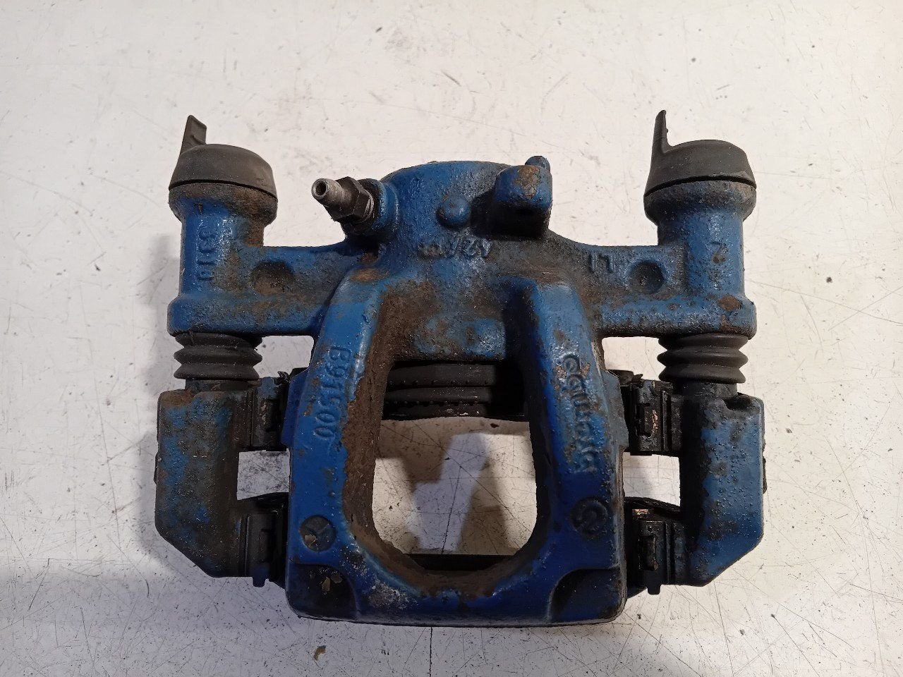 Remklauw links achter Mercedes-Benz Vito, Onderdelen@venauto.nl, Van der Ven Autorecycling B.V., Gebruikt, Ettenseweg 76, 4706 PB Roosendaal, The Netherlands