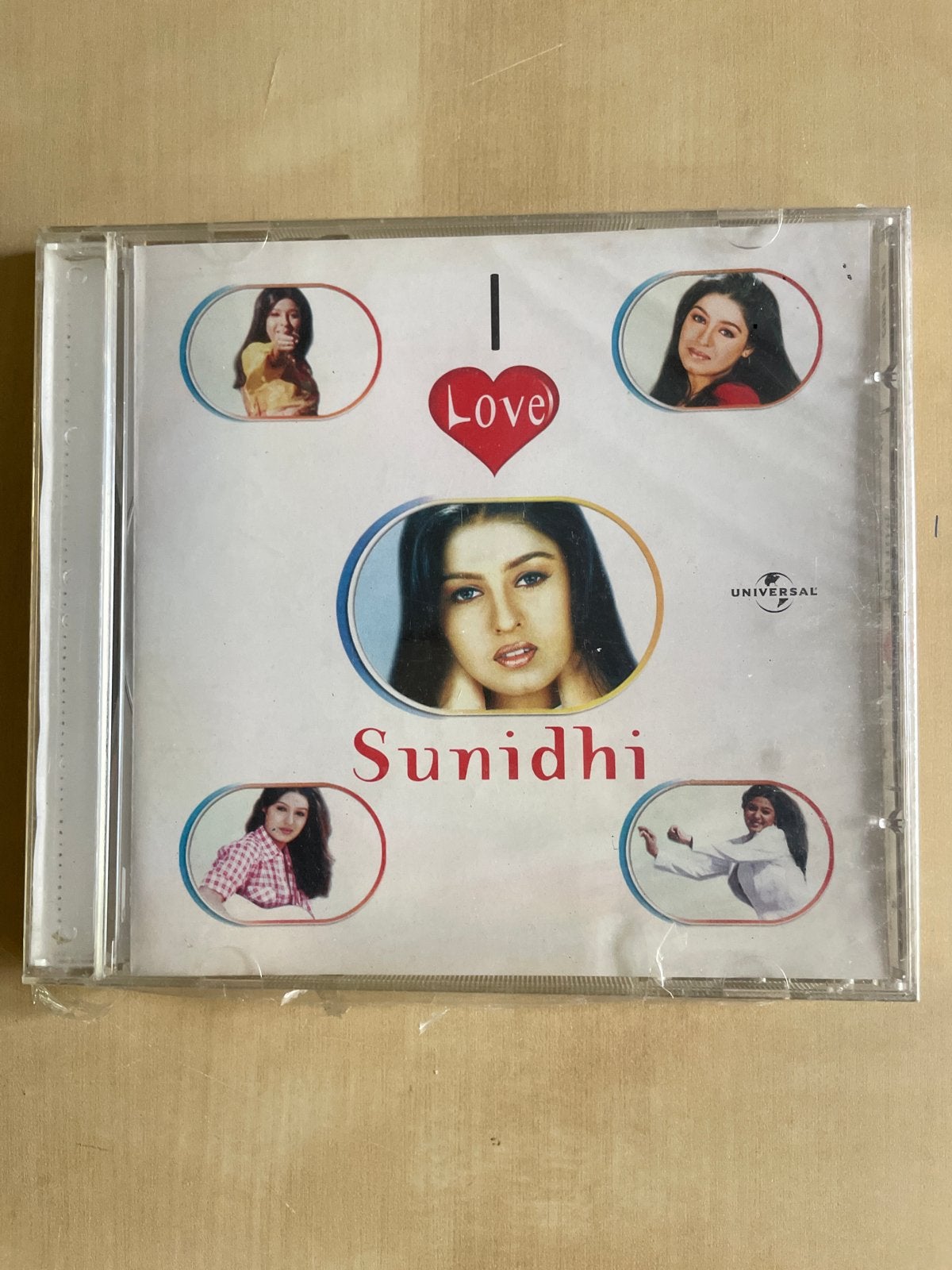 CD: I Love Sunidhi - Bollywood Muziekcollectie, Bollywood, Ophalen of Verzenden, Nieuw in verpakking