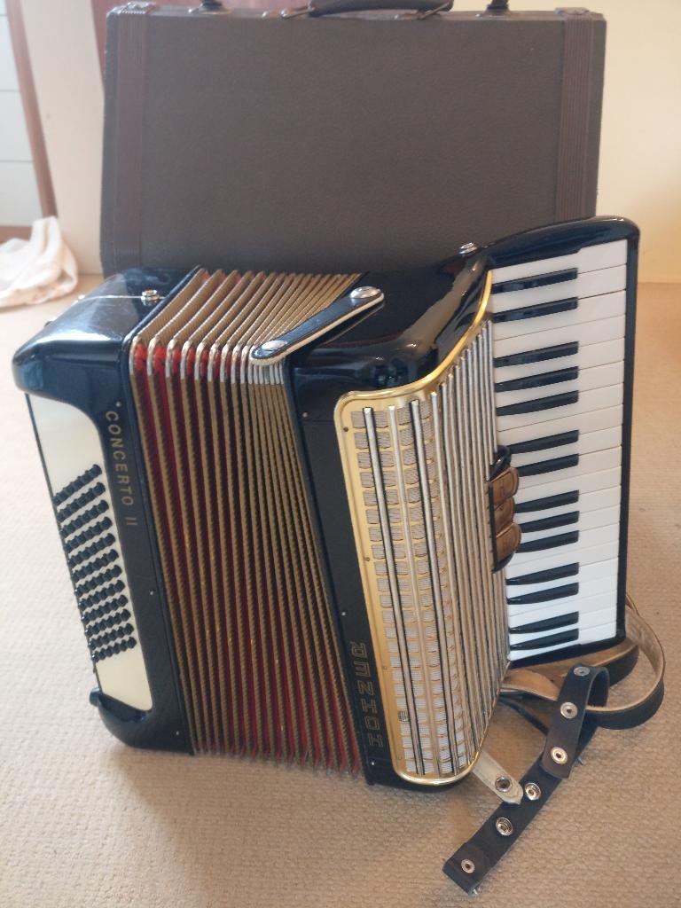 accordeon, Ophalen, Gebruikt, 72-bas, Met koffer