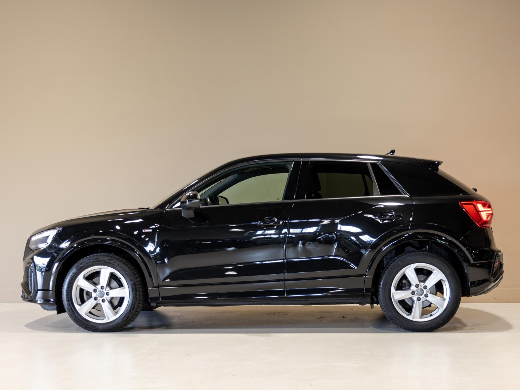 Audi Q2 30 TFSI 2x S-Line Edition / 110pk / NAP / Achteruitr, Voorwielaandrijving, Dealer onderhouden, Gebruikt, Met garantie (alle)