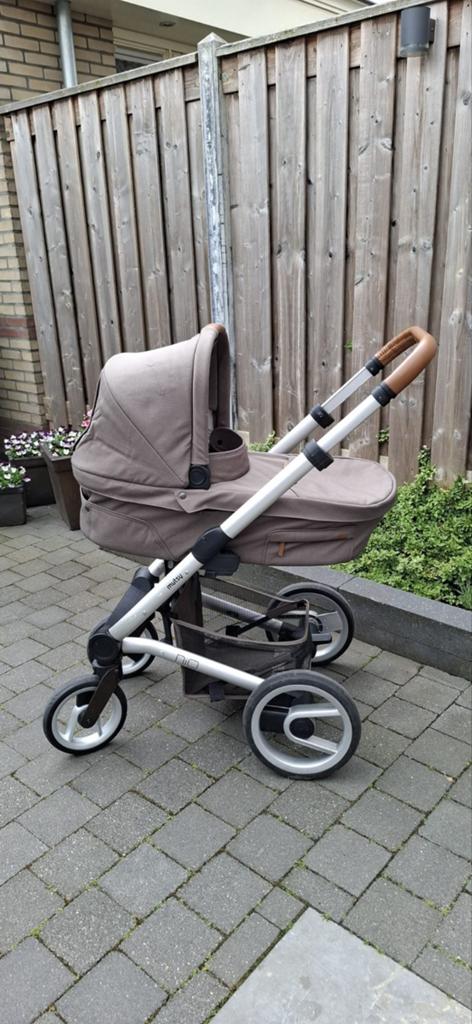 Mooie groene wandelwagen van Mutsy Nio, Ophalen, Gebruikt, Mutsy