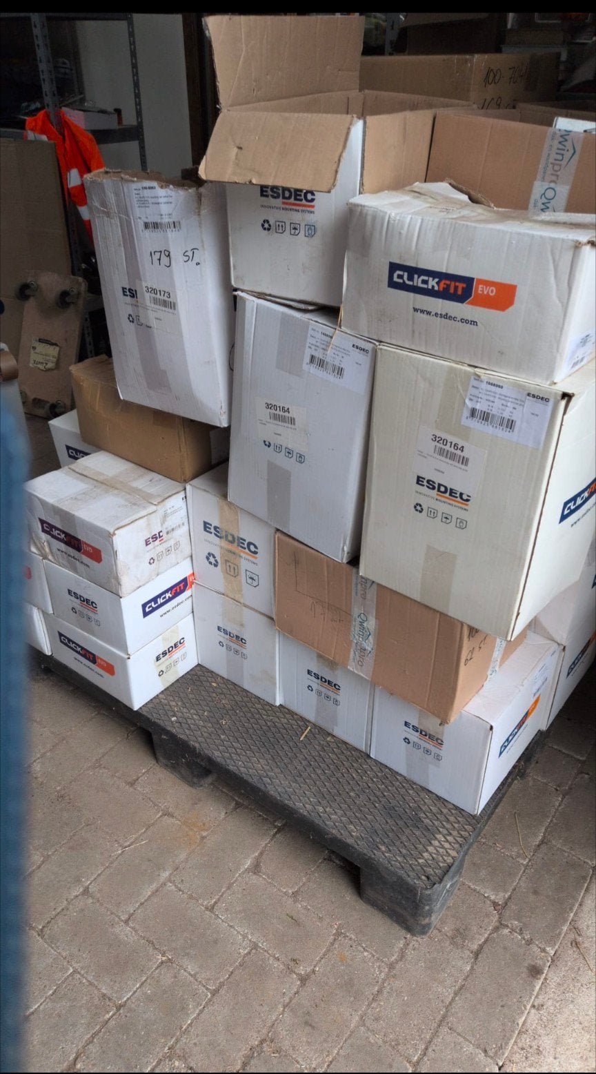 Pallet met onderdelen voor zonnepanelen (montage) Esdec teab, Ophalen, Nieuw