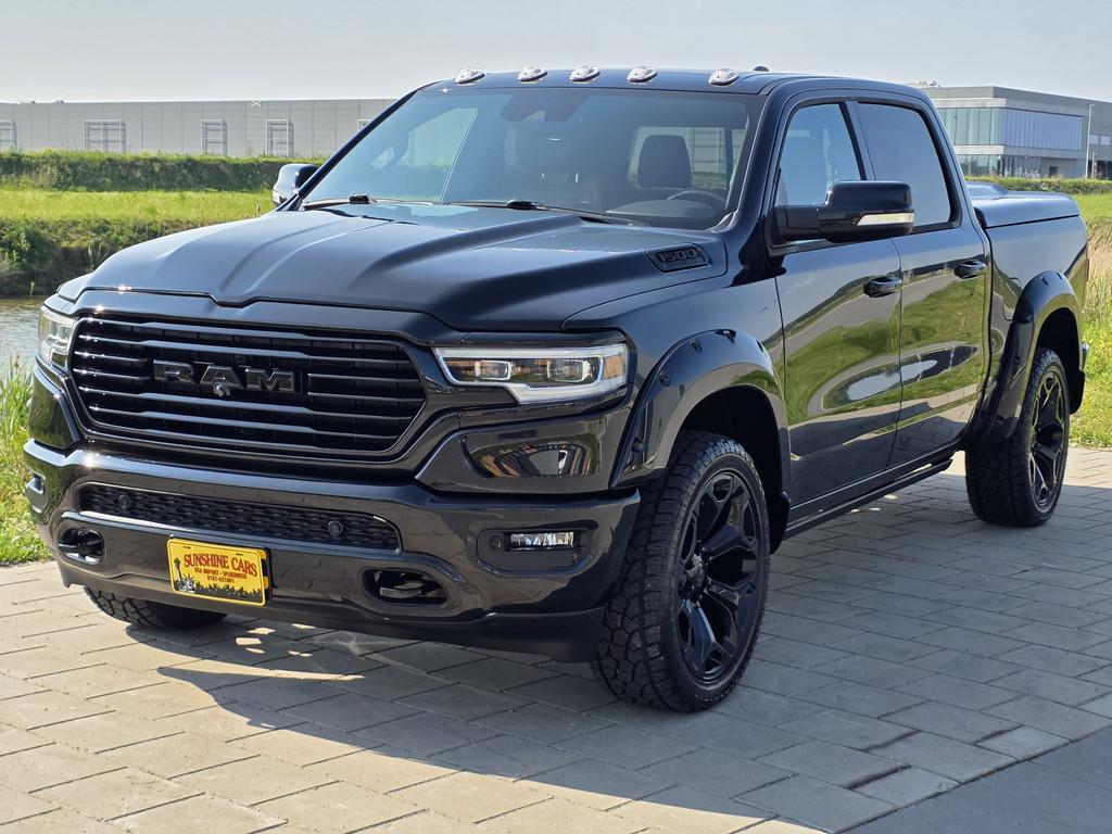 Dodge Ram 1500 LONGHORN NIGHT EDITION 4X4 CREW CAB. 5,7LTR V, Auto's, Dodge, Automaat, 2706 kg, Gebruikt, 5654 cc