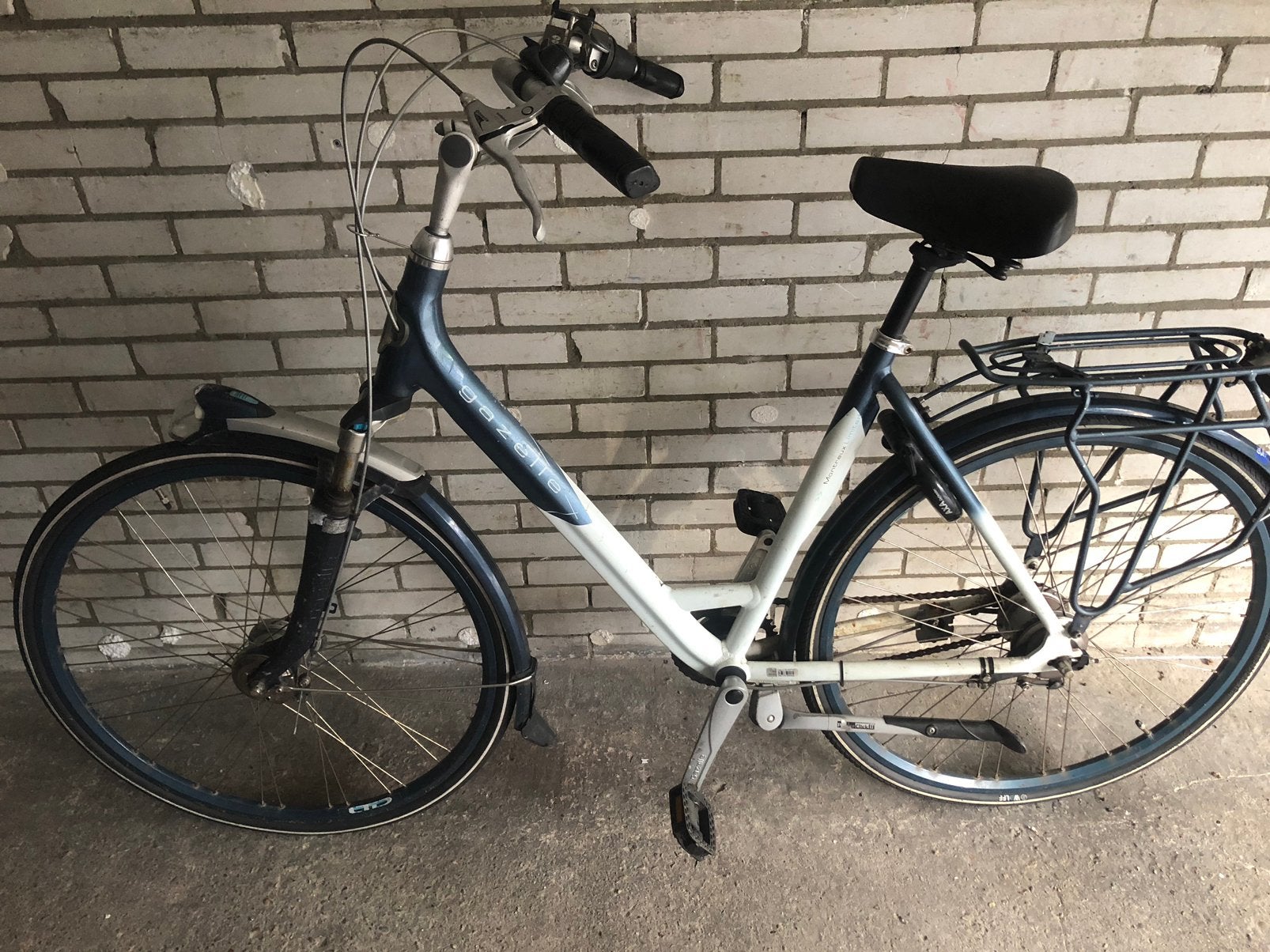 Gazelle fiets - donkerblauw wit - goede staat, Ophalen, Zo goed als nieuw, Gazelle