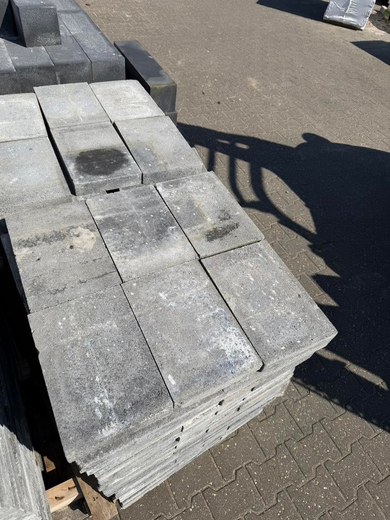 Restpartij 90 m2 betonsteen 20x30x4 grijs zwart, Ophalen, Nieuw, 10 m² of meer, Beton