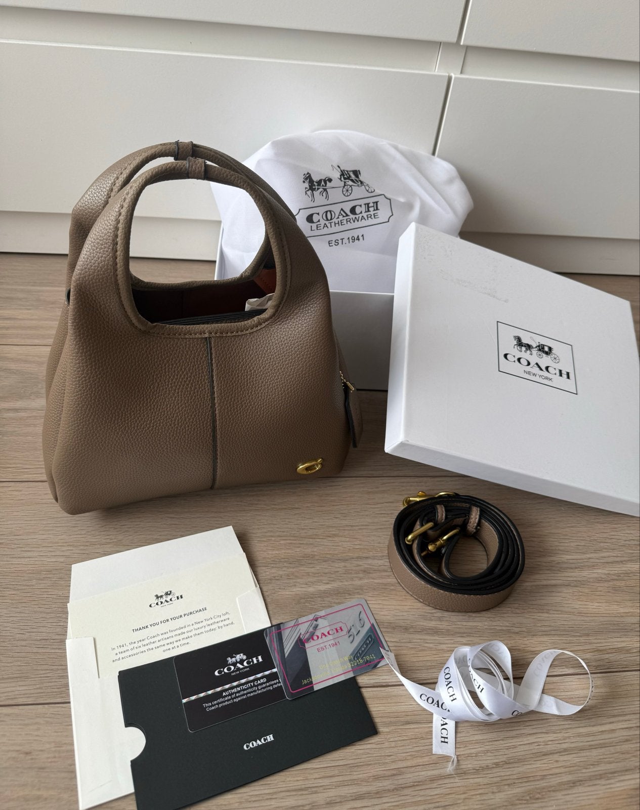Nieuwe Coach Handtas/Schoudertasje in Beige, Ophalen of Verzenden, Nieuw, Beige, Handtas
