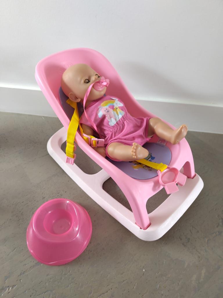 Baby Born pop met wipstoel en kleding, Kinderen en Baby's, Speelgoed | Poppen, Ophalen of Verzenden, Gebruikt, Babypop