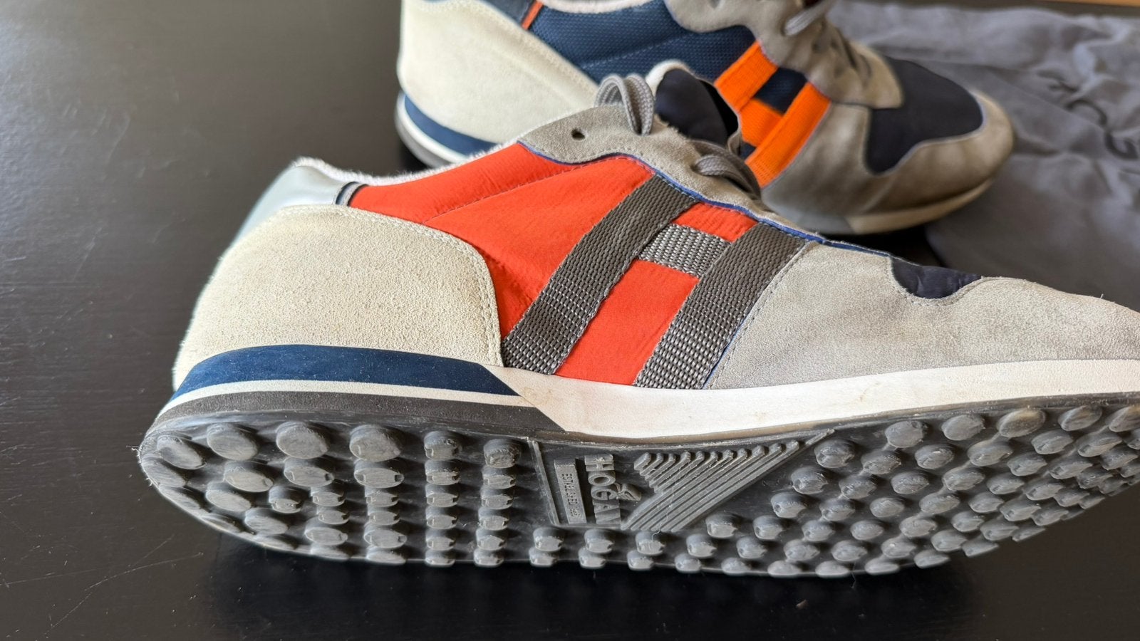 Hogan H86Run 9,5 blauw grijs rood, Blauw, Ophalen of Verzenden, Sneakers of Gympen, Zo goed als nieuw
