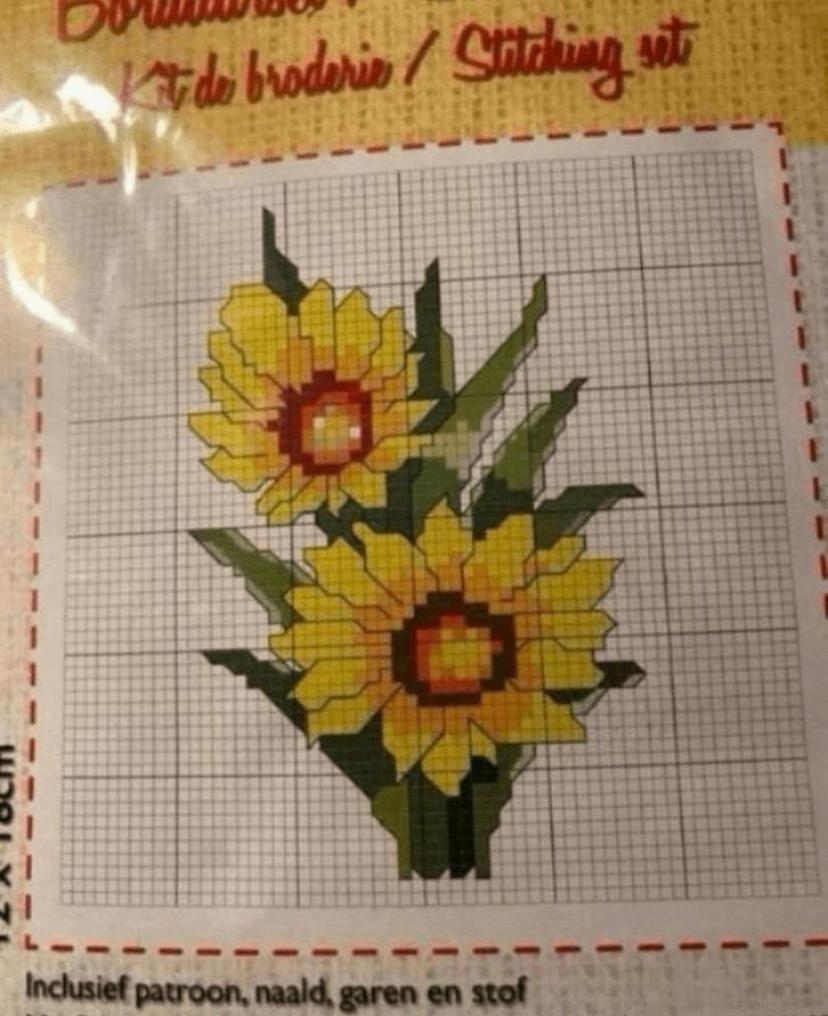 BORDUURPAKKETTEN BLOEMEN EN VLINDER 3 STUKS + leuk extra, Verzenden, Nieuw, Handborduren, Borduurpakket