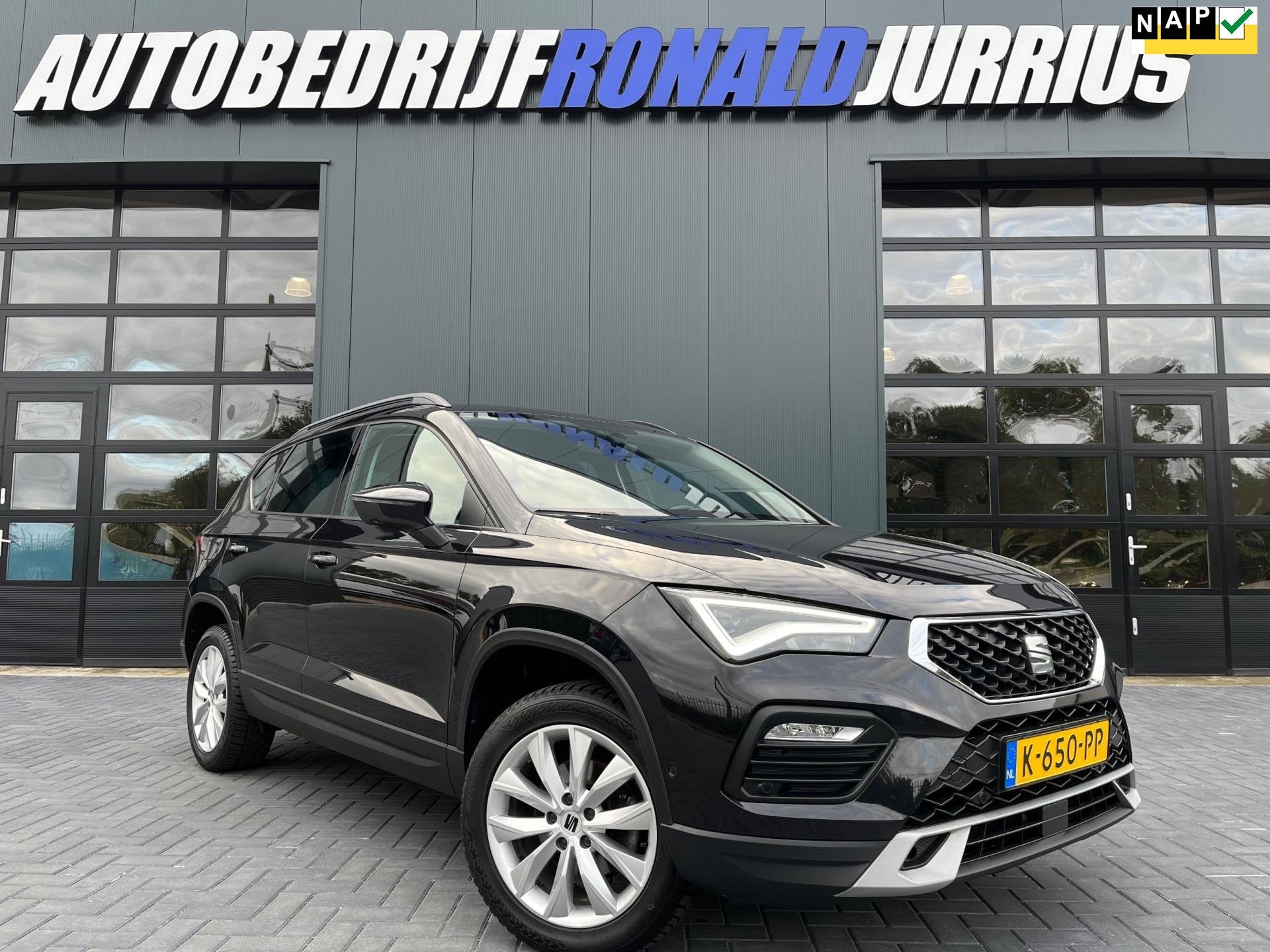 Seat Ateca 1.5 TSI Style Business Intense Nieuw Model/NLAuto, Auto's, Seat, Voorwielaandrijving, Dealer onderhouden, 4 cilinders