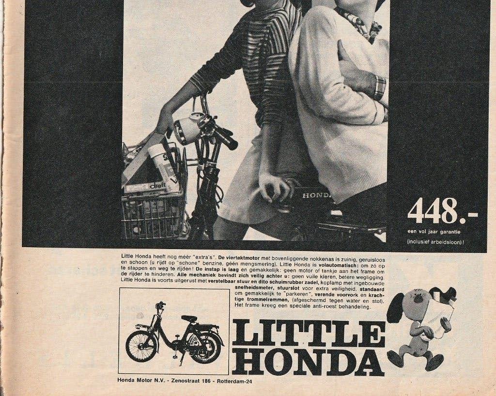 Retro reclame 1967 Honda Little brommer twee bagagedragers, Verzenden, Overige typen