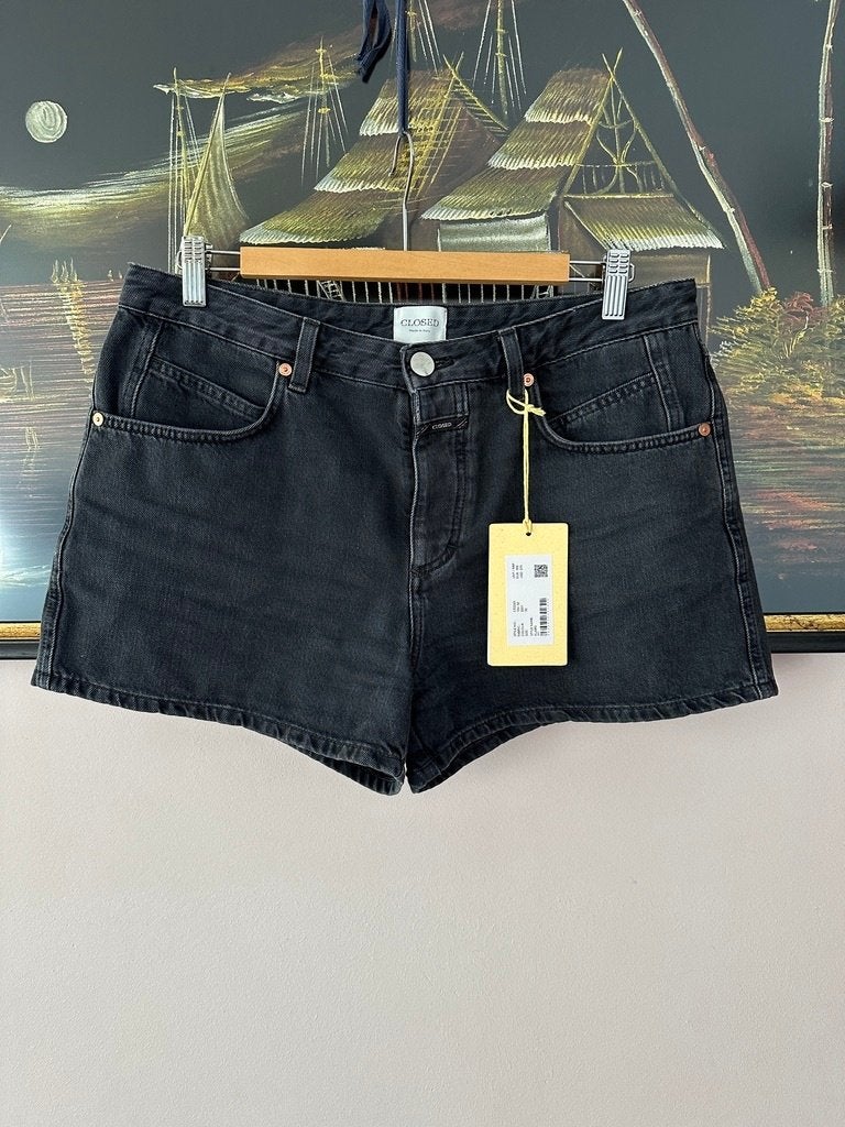 Closed jeasn shorts maat 30 valt als 29, Closed, Ophalen of Verzenden, Zo goed als nieuw, W30 - W32 (confectie 38/40)
