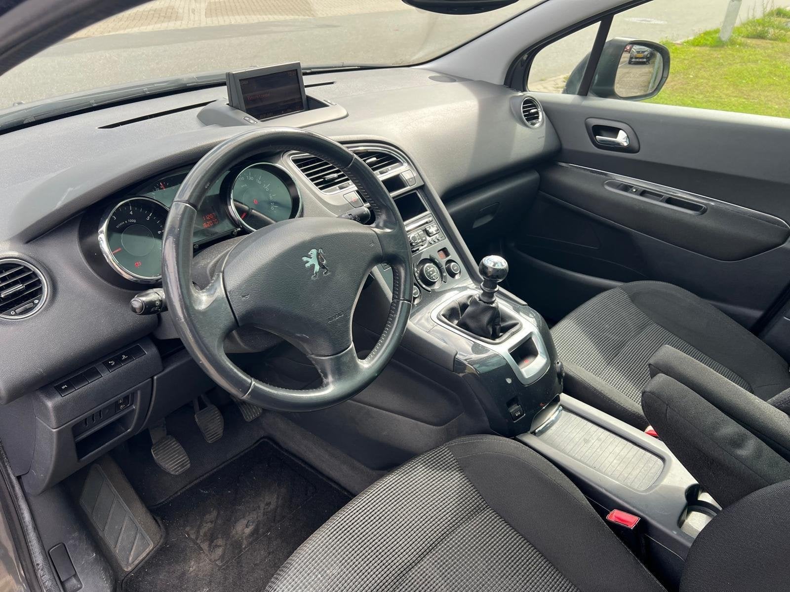 Peugeot 5008 1.6 THP ST 5P Cruise Navi Pano Trekhaak, Auto's, Voorwielaandrijving, Euro 5, Stof, Zwart