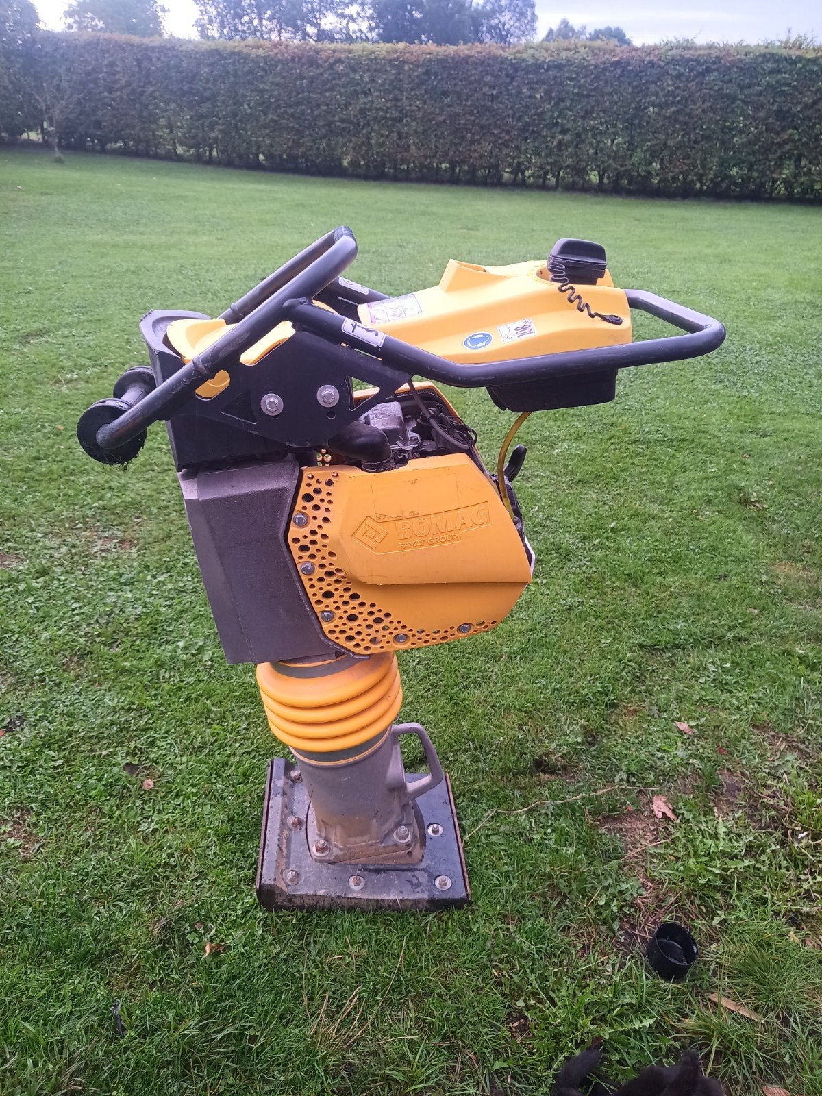 bomag BT 65 stamper slechts 25 draaiuren, Ophalen