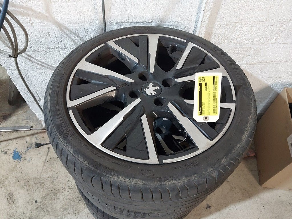 Wielenset Li, 17", 7J, ET38, 5 Gats, 4mm 208 2021, Auto-onderdelen, Banden en Velgen, Peugeot Deutschland GmbH, Gebruikt