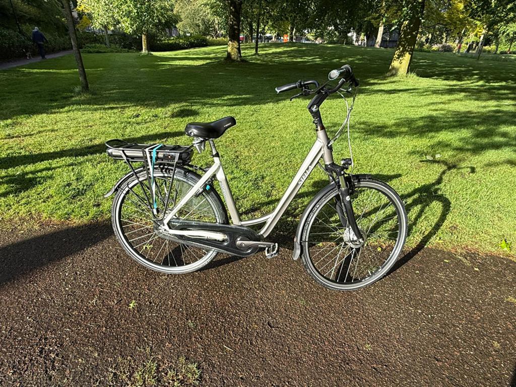 Stella Livorno elektrische fiets., Zo goed als nieuw, 51 tot 55 cm, 50 km per accu of meer, Ophalen