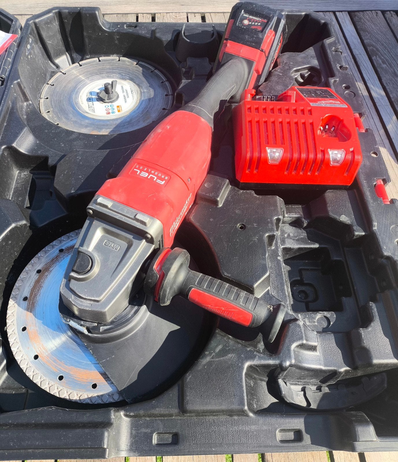 Milwaukee M18 FLAG230XPDB