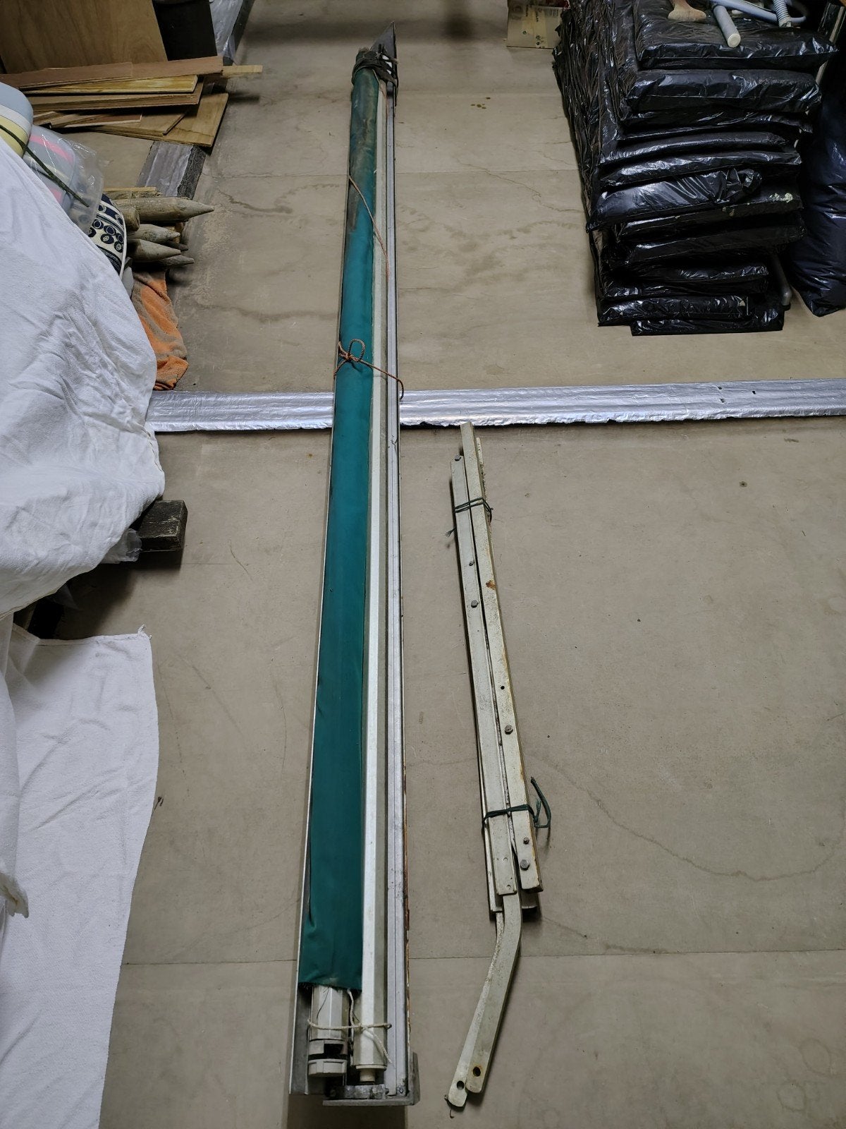 Zonnescherm knikarmscherm groen 3.41m breed (spoel mist), Ophalen, Gebruikt