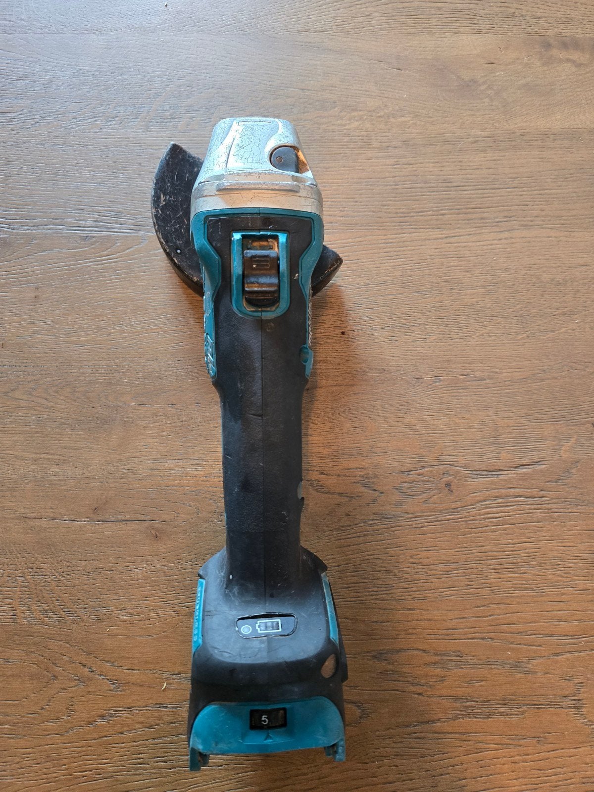 Makita DGA513 Accu Haakse Slijper 18V 125mm, Ophalen of Verzenden, Gebruikt, Haakse handslijpmachine