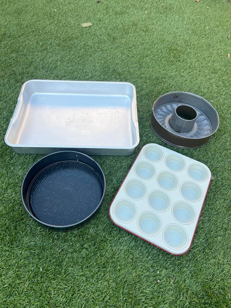 Bakvormen set: cake, muffin en ovenschalen, Ophalen, Metaal, Meerkleurig, Overige merken