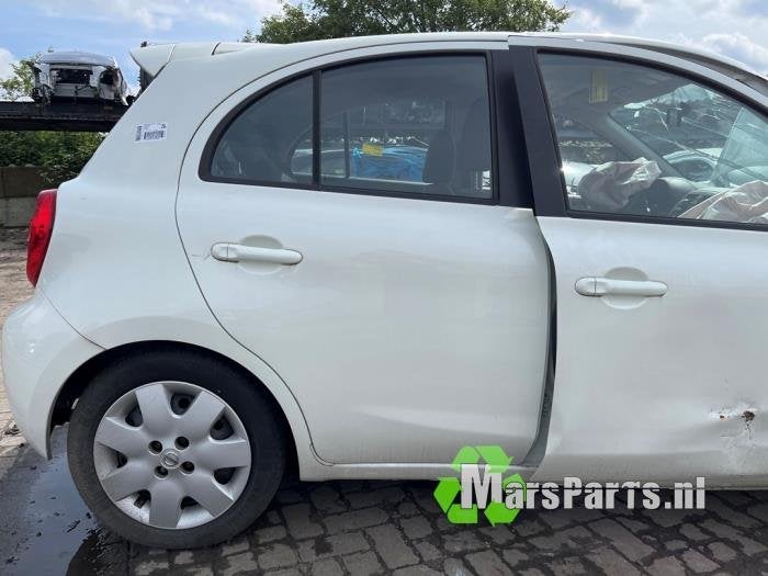 Portier 4Deurs rechts-achter van een Nissan Micra (QX1)