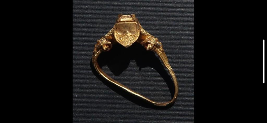 Gouden renaissance ring, Sieraden, Tassen en Uiterlijk, Ringen, Zo goed als nieuw, Dame of Heer, Goud, Goud, Ophalen of Verzenden