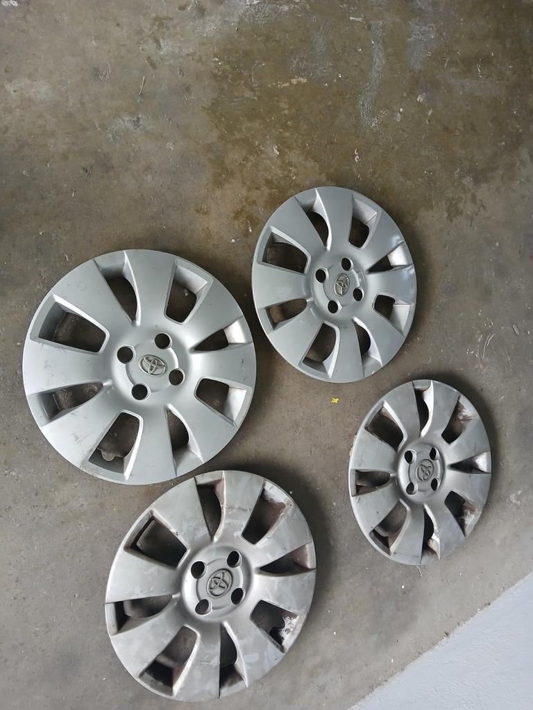 4 xToyota  yaris orgianal wieldoppen 15 inch, Auto diversen, Wieldoppen, Ophalen of Verzenden, Gebruikt