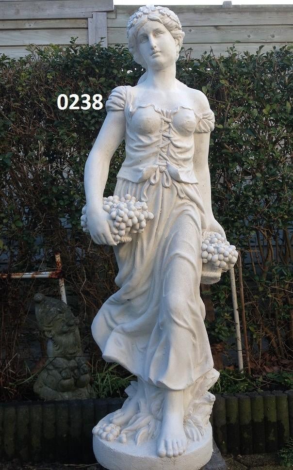 Vrouw met druivenmand.  nr 0238., Tuin en Terras, Ophalen, Nieuw, Beton, Mensenbeeld
